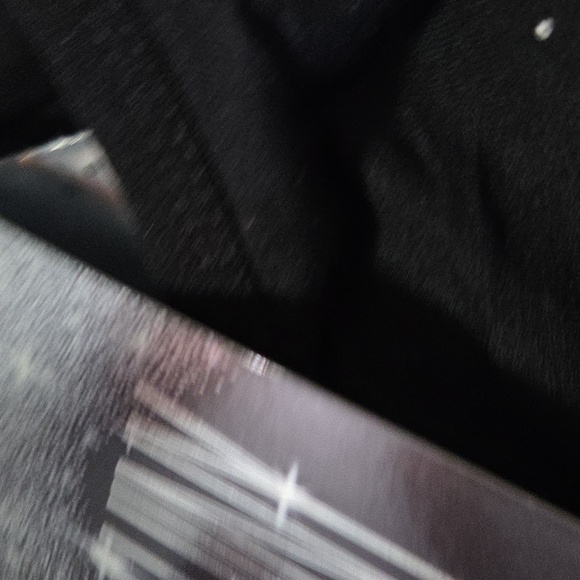 NWT SHINY SLEEVELESS SHIRT - Picture 3 of 5